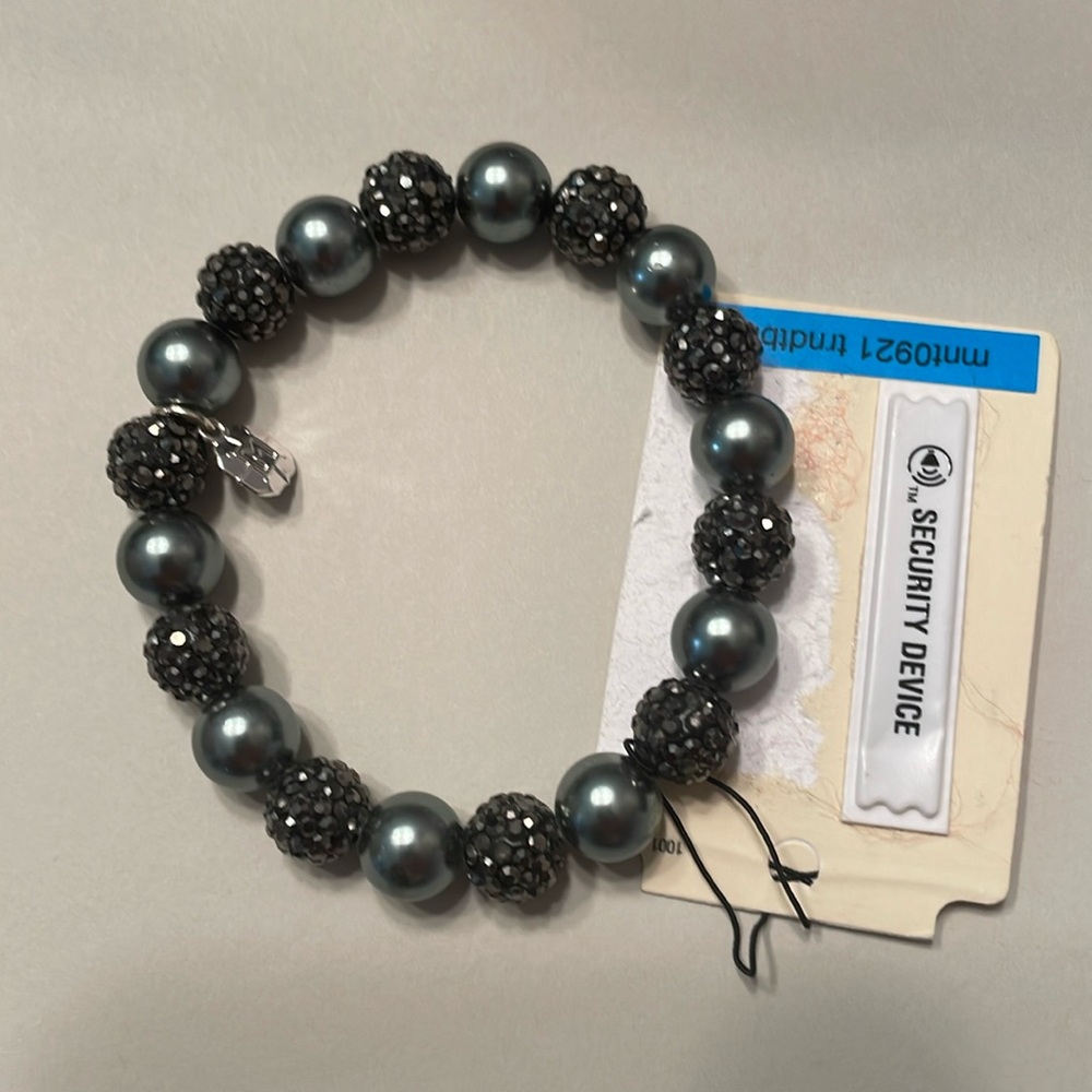 Vintage Monet bracelet, silver and black tone. New!